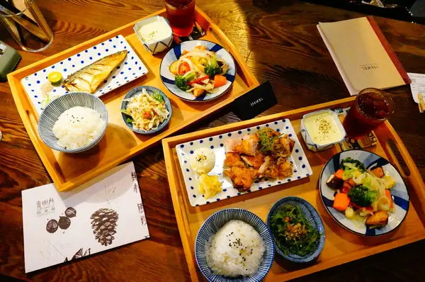 │食記│宜蘭/賣捌所UriSabakisho✨日式文青風格的好所在x宜蘭火車站周邊美食