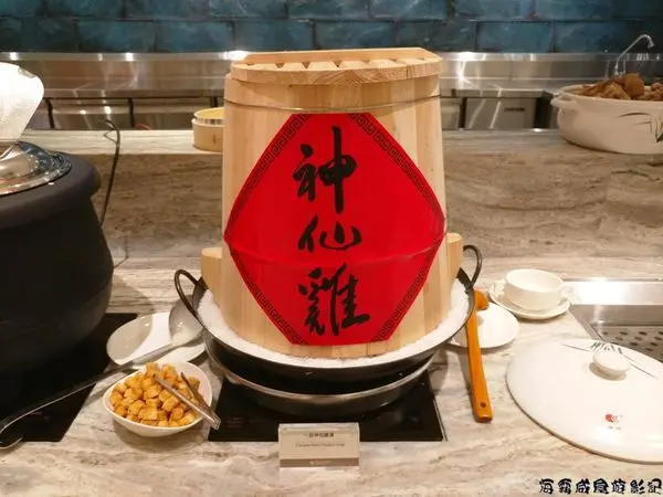 懶人包【板橋凱撒大飯店】完整介紹朋派自助餐廳吃到飽 家宴中餐廳與卡拉拉義式餐廳