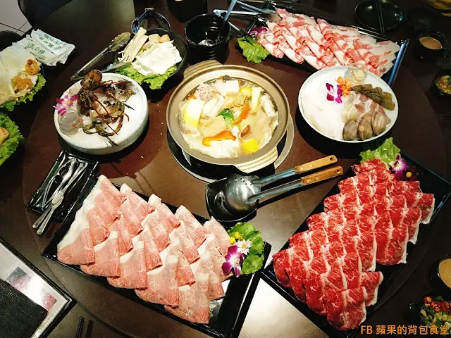 [食記] 苗栗竹南 - 連紀六今鍋物 海陸雙贏的超值饗宴 波士頓龍蝦活跳跳 A5黑毛和牛 安格斯黑牛入口即化 苗栗美食 苗栗火鍋 
