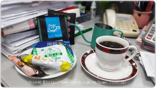 咖啡控的美學生活記，愛上『馬克老爹咖啡烘焙門市 』的「隨行手沖壺」        
      