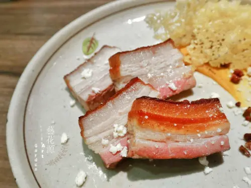 台北北門站/迪化街商圈 | 藝花源義法料理Art-Garden，隱身於大稻埕商圈的秘密花園，道地拿坡里手工窯烤披薩▲女子的休假計劃▼