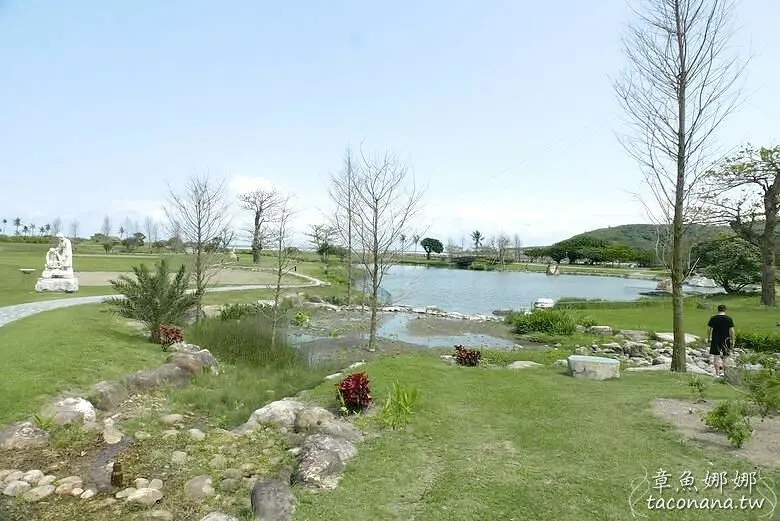台開心農場》花蓮親子景點 免門票入園濱海園區，餵食小動物、花海、生態池、馬場、自行車道，水鳥觀景台欣賞潮間帶生物，豐富的戶外農場。