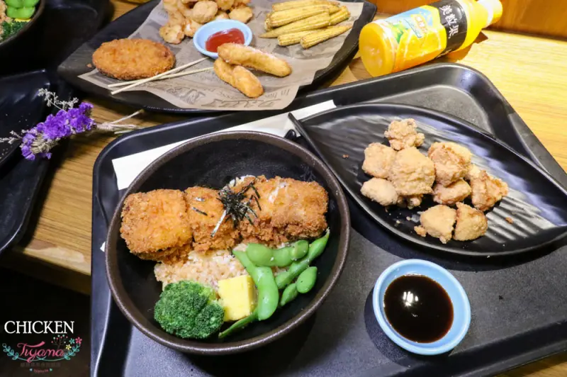 去啃 Chicken 職人炸物|高雄左營新光店：炸去啃 TAKAO巨無霸雞排丼飯 、懷石厚切鰻魚丼飯 - 緹雅瑪 美食旅遊趣