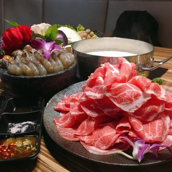 食記 新北美食 / 餐廳 婧 Shabu  超讚蝦蝦獨享鍋 一個人也能吃到撐 ♡愛亂吃女孩日記♡