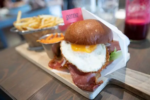 Gonna 共樂遊  食．旅．生活 - 內湖旗艦店之大俠愛吃漢堡包