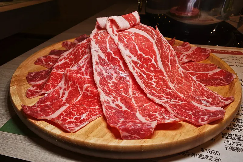 籐集shabu shabu,市民大道上, 清晨三點前也可以吃到的好湯頭, 好食材涮涮鍋!!