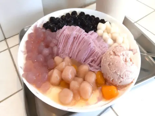 【嘉義】芋頭主義芋薯甜品職人，紫色風暴襲捲而來，現代文青冰品店，芋頭控的最愛，綿綿紫薯雪花冰好好吃。