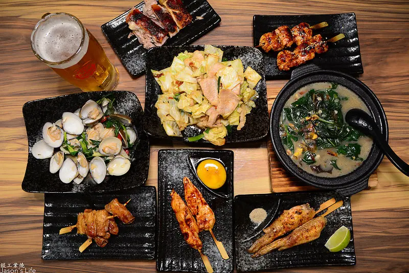 【台中｜美食】大里新店串燒推薦，中秋推出烤乳豬，室內工業風型態，適合聚餐，熱炒口味優於串燒。餤工業風