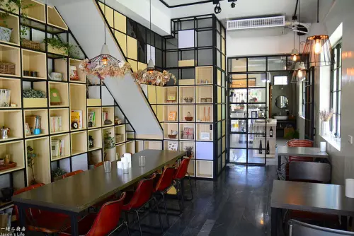 【台南│美食】新開幕巷弄早午餐，用心手作餐點及甜點，還可以體驗拉花喔。一緒二廚房