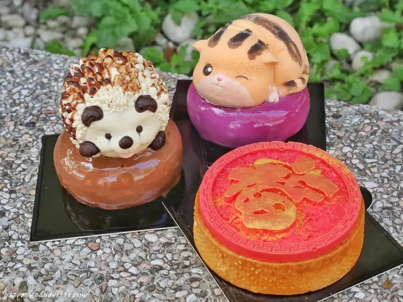 花火甜點工場│台中超可愛刺蝟甜點，萌到讓人捨不得吃！還有春節限定福氣檸檬塔～