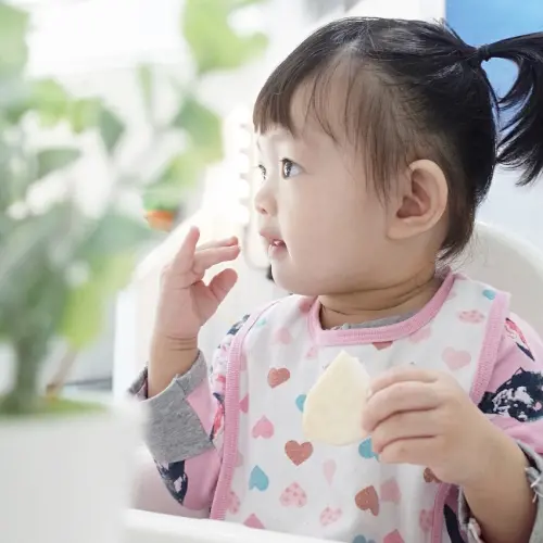 【好食分享】新竹巷弄熱門甜點，近新竹火車站游泳池咖啡店 默默 x Reviver IG打卡熱點