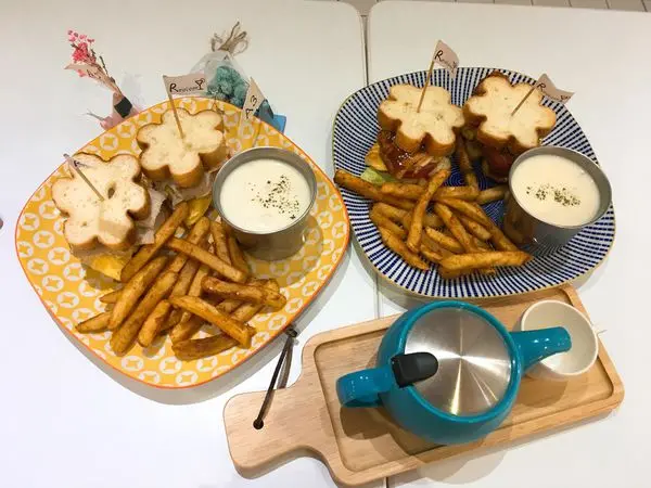 新竹 默默 x Reviver  早午餐  有花牆、花邊吐司、無臉男蛋糕、龍貓蛋糕