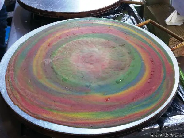 台北美食【東區 巷弄】彩虹在手！夢幻可麗餅只脆你口 史蒂芬周彩虹可麗餅