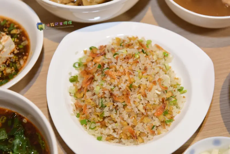 【食-新竹竹北】樂川風味小麵 牛肉麵❤麻辣香蘊、口感清爽的老火鍋湯頭❤辣香滿溢的紅油炒手❤粒粒分明、爽口不油的櫻花蝦炒飯❤附設專屬停車場