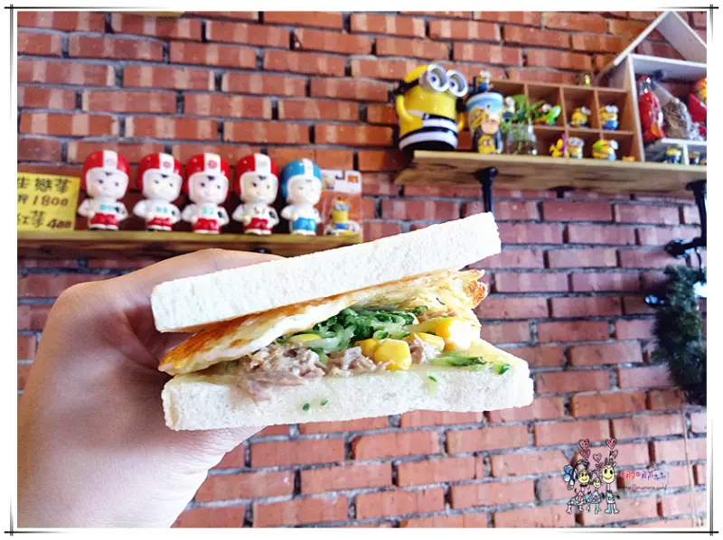 八德充滿可愛IG照元素的早餐店,早餐就是要和小小兵一起喝大冰奶!