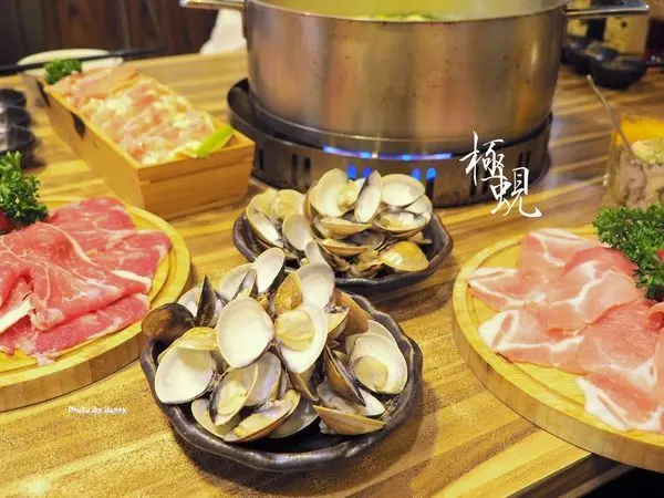 【台北美食】極蜆鍋物 浮誇蛤蜊 極致的蜆精鍋 原汁原味蒸的過癮