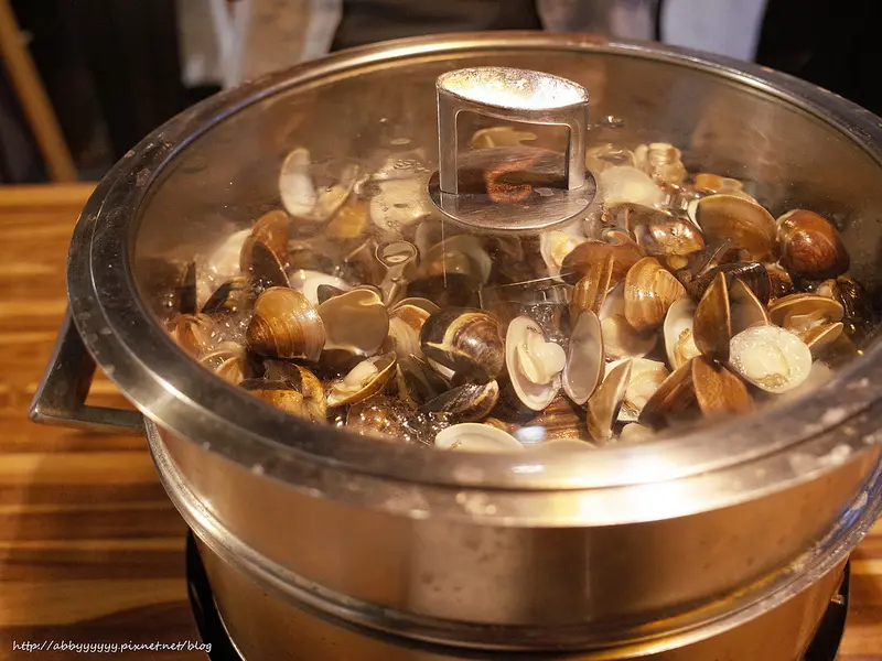 【台北．松山區】極蜆鍋物-蛤蜊控會驚呼的爆多蛤蜊澎湃海鮮火鍋／民生社區火鍋