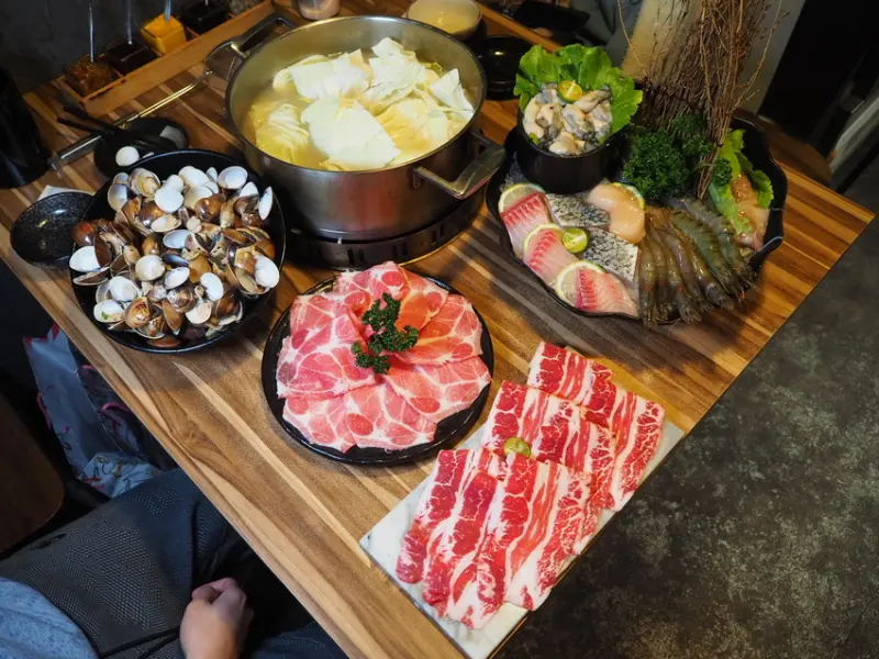 極蜆鍋物 卜卜蜆極致痛風的雙人商務套餐 暖心暖胃的蜆粥精華+松露醬 每鍋2KG清蒸蛤蠣 民生社區 松山區美食 台北美食推薦