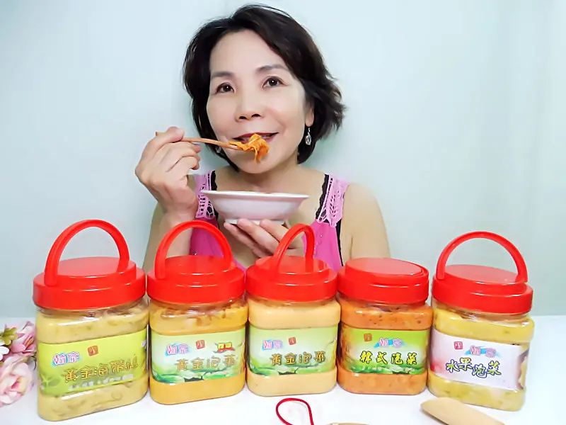 「團購泡菜推薦」【翰家黃金泡菜】嚴選韓國產特級大白菜製作，「黃金泡菜原味+黃金泡菜辣味+黃金海帶絲+水果泡菜+韓式泡菜」，讓人口口驚奇，經歷味蕾的大驚喜！