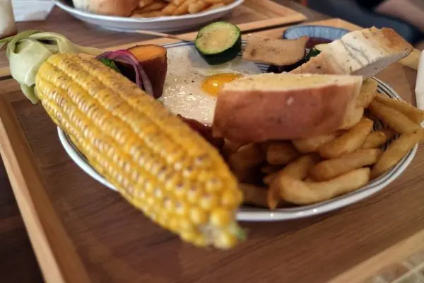 高雄苓雅區=<食>Cubby cafe~早午餐推薦＊美到不像話的網美必去早午餐＊真材實料就是不讓你有選擇障礙＊環保餐具使用餐廳=