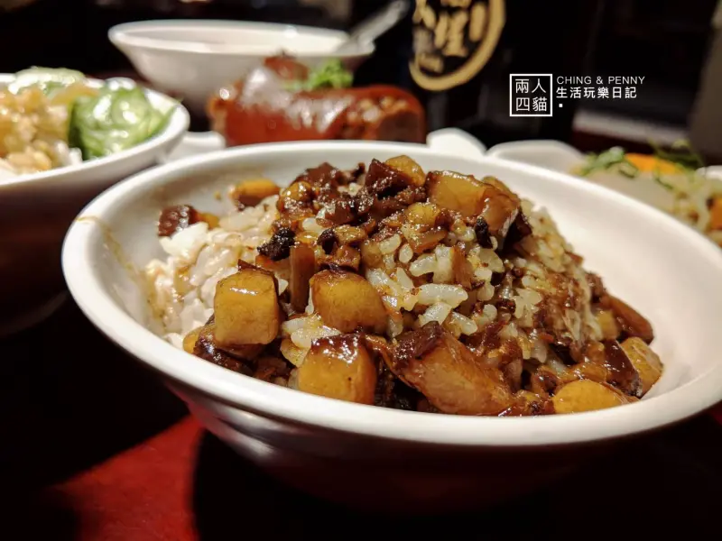 【台北|美食】傳承三代好味道!大稻埕魯肉飯-大推超軟嫩滷豬腳、香噴噴滷肉飯(附菜單)