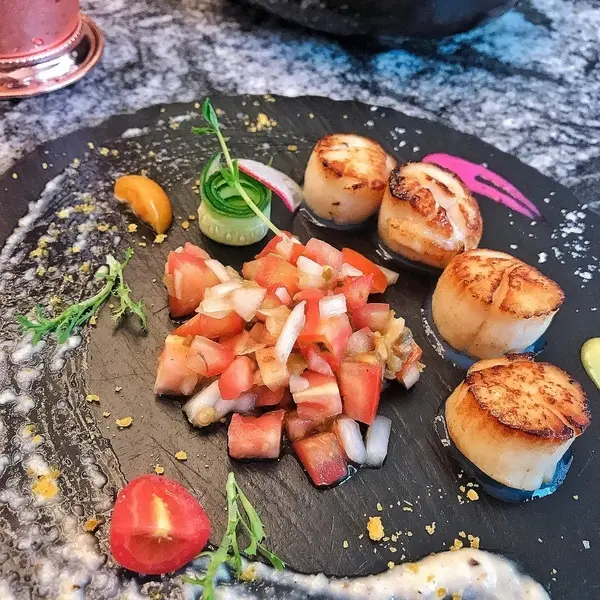 Yoh曜日義式餐酒館 大安區 工業風清水模大理石色系 義式創意料理 生日趴包廂 約會推薦 寵物友善 網美調酒Bistro