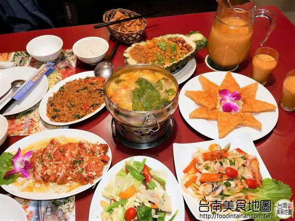 【台南市-新市區美食】民權路上的『Kaluwa喀嚕哇泰式音樂餐廳』是南科人聚餐/放鬆好去處︱詩莊堡/海尼根/特調酒飲的夏日酒品大賞︱甜蜜兩人餐或多人配餐超好點~就是要享受泰美味的料理(*▽*)♪