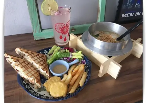 懷舊氛圍吃著復古鍋燒麵!! -「早頓小室」♡