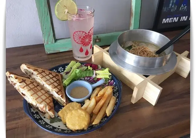 懷舊氛圍吃著復古鍋燒麵!! -「早頓小室」♡