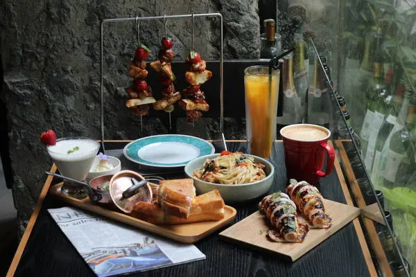 台北美食｜30 Thirty 老酒館-裝潢復古有味道，聚會最佳首選