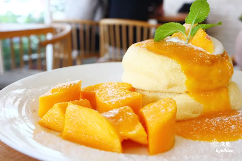 宜蘭羅東美食：淺藍 × CC STORY 林場咖啡.鬆餅～雲朵般鬆軟的厚鬆餅