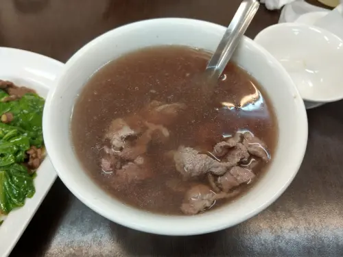 【台南安平】【二牛牛肉湯】環境優美氣氛佳, 停車方便用餐不需排隊