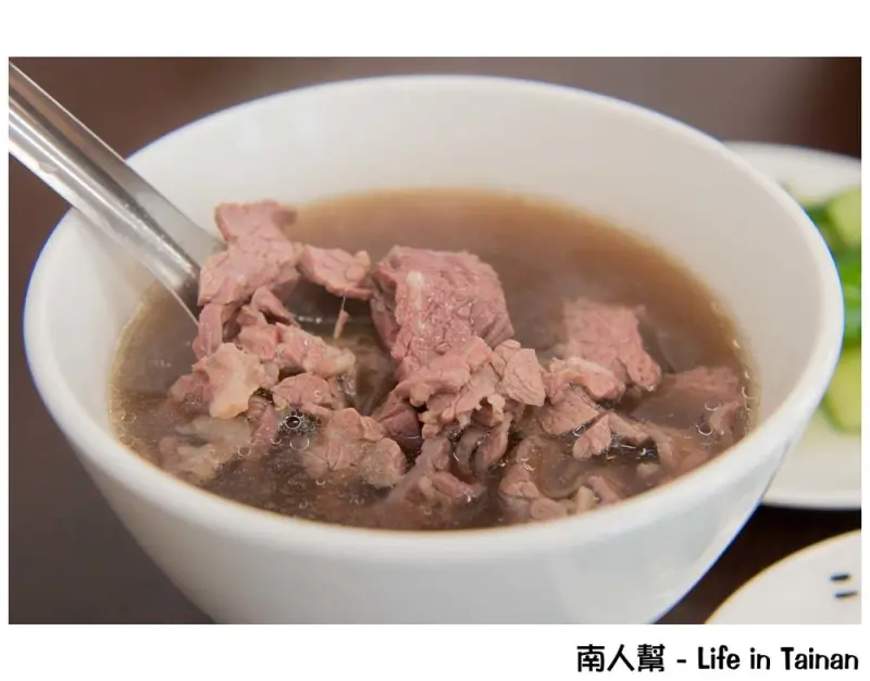 【台南安平區-美食】到年底打卡免費兌換菜頭牛腩湯｜牛肉麵｜設有恆溫分解室｜牛肉界的土雞城 ~二牛牛肉湯