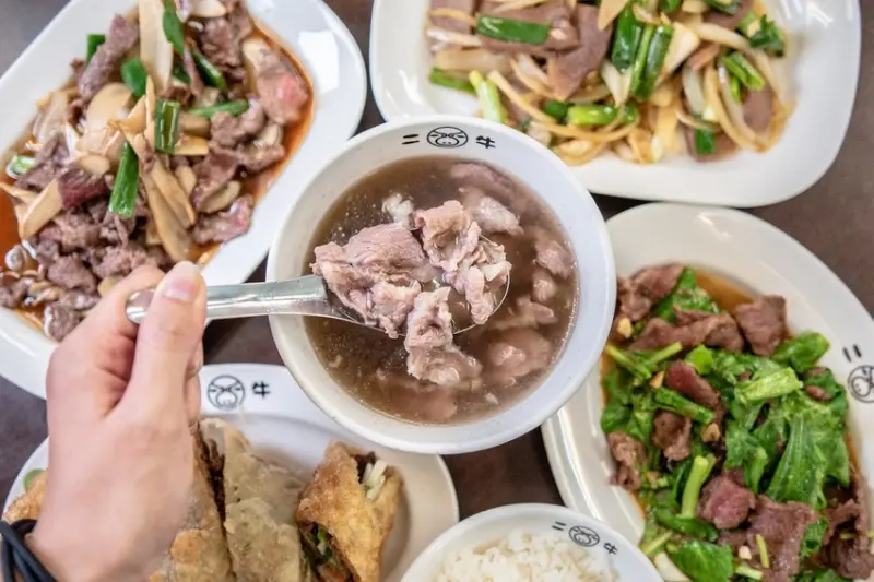 台南安平必吃！限量供應溫體五花牛肉湯｜一碗入魂！全台唯一！