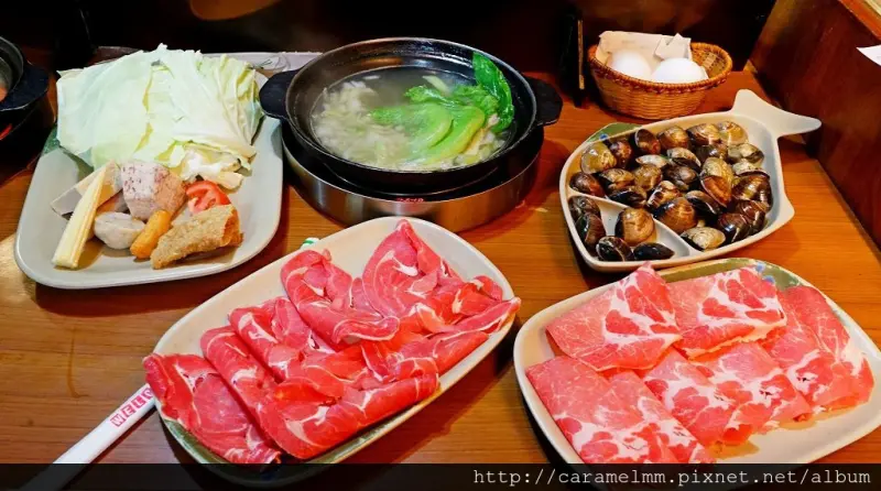 【苗栗頭份】東京小火鍋 爆香石頭火鍋 超誠意大盤蛤蜊鍋 顆顆晶瑩剔透 頭份火鍋推薦 中央路/貴族世家旁