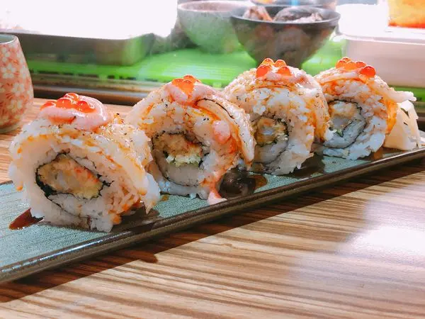 捷運菜寮站✿楢餖園和食處✿限量比目魚毛毛蟲壽司 ! 包裹整隻炸蝦的美味~ 不能錯過的隱藏小店!!