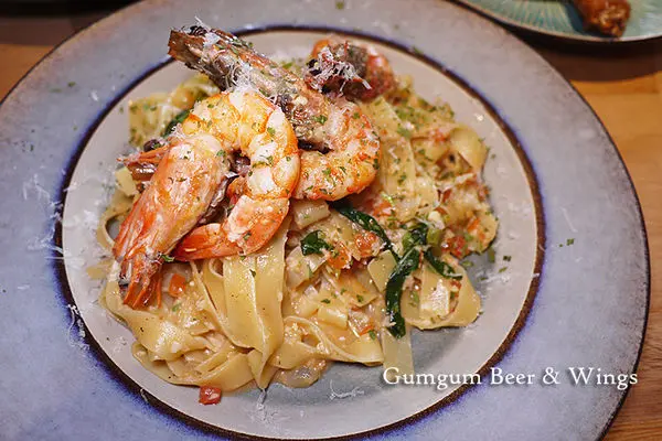 ◆台北信義【GUMGUM Beer & Wings雞翅啤酒吧】101世貿捷運站餐酒館。精釀啤酒。台北包場餐廳。台北約會餐廳