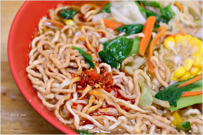 【高雄】卍素食館‧平價素食料理 強烈主打鍋燒系列