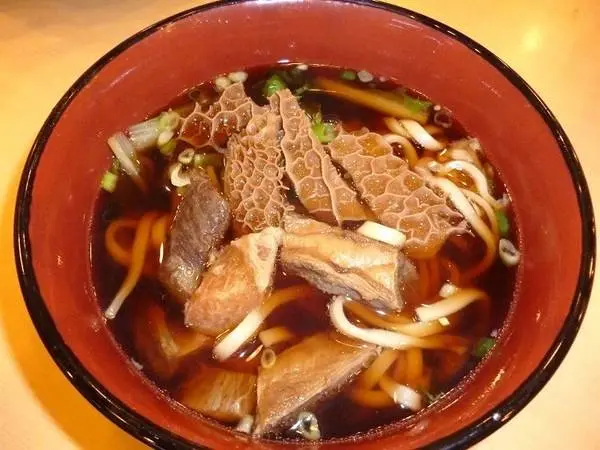 懷念的牛肉麵,勾起原汁原味的回憶-三商巧福(淡新店)体驗心得              