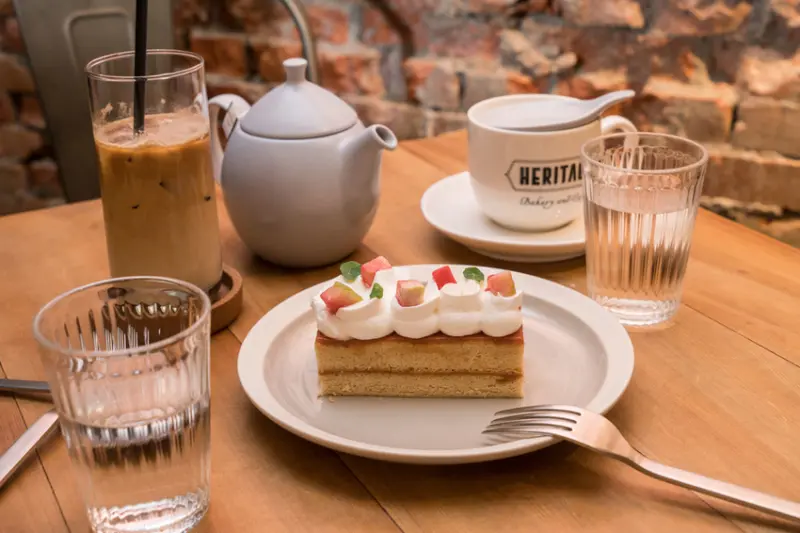 台北車站必吃甜點 heritage bakery & cafe 被譽為神級美味的『紅心芭樂戚風蛋糕』