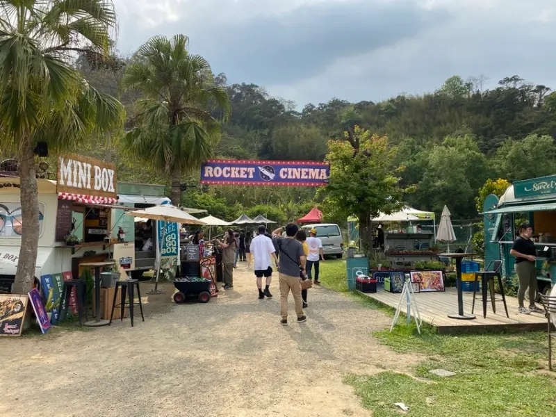 【桃園大溪-Gogobox餐車誌in樂灣基地】寵物友善景點(繫牽繩)、車聚地點、咖啡下午茶美式餐點