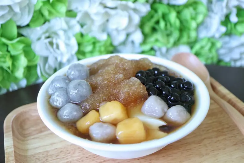 『桃園美食』中壢｜Plan Bee小蜜蜂手工豆花。近中原商圈，有美美花牆與手工自製綿密豆花，這麼熱的天來一碗真消暑！