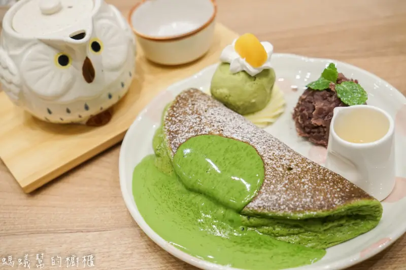 Woosa屋莎鬆餅屋(台中遠百店)|季節限定超濃厚抹茶雲朵鬆餅！輕柔口感入口即化，抹茶風韻迷人。 - 螞蟻幫的櫥櫃