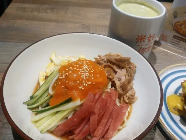 【食記】米好你好，米漢堡+涼麵，視覺美味一次大滿足