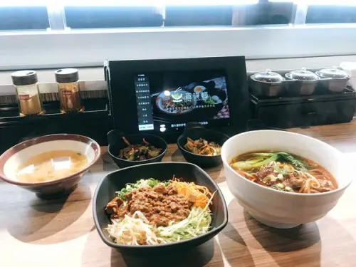 【台北。中山站美食】為碗麵 用北極特快列車為你送上美食