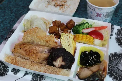 台南平價日式便當二町庄  130元起享用炸蝦豬排等多重主菜