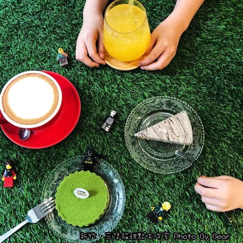 【新竹】「巷弄裡的老房咖啡館．三隻貓甜點工作室(下午茶/手工塔類/手作甜點/可預訂/貓咪咖啡館/近城煌廟)」