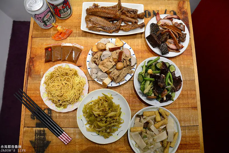 【台中│美食】冷滷味推薦，使用30種中藥材熬製醬料，推薦輕易骨肉分離的鴨翅。永高郡壺魯味(美村店)