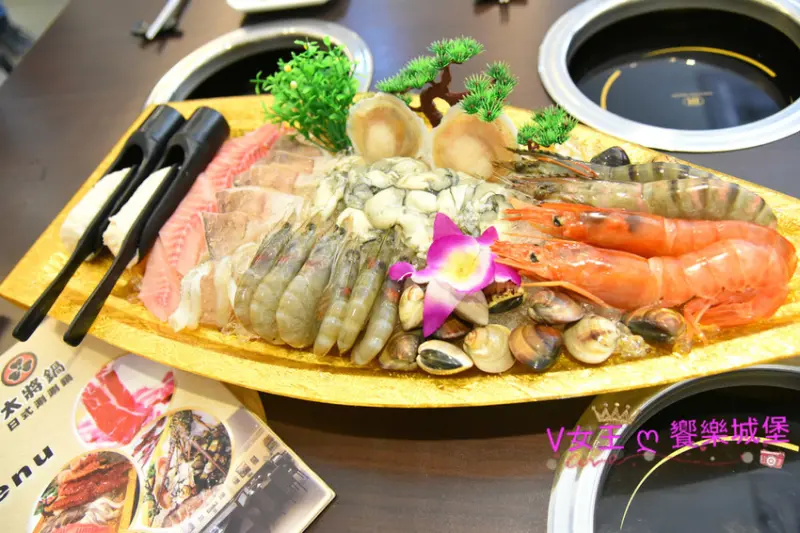 【樹林美食】三訪 太將鍋 樹林復興店 ~ 大船入港囉 ! 龍蝦、大海蝦、紅蟳.....等，肥美海鮮豪華上場，多樣湯頭任你挑選，CP值超高火鍋店，值得你一訪再訪。。