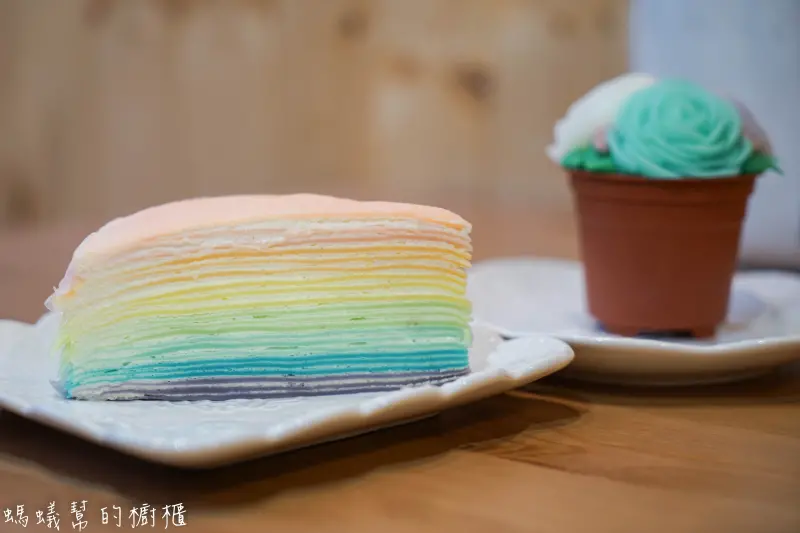 南投竹山SoSo cafe|竹山特色甜點咖啡館，彩虹千層蛋糕、韓式擠花蛋糕！到紫南宮拜拜別忘了過來喝杯咖啡。 - 螞蟻幫的櫥櫃